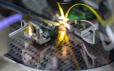 落子新賽道：凌瑋科技收購江蘇輝邁，切入高端電子材料領域